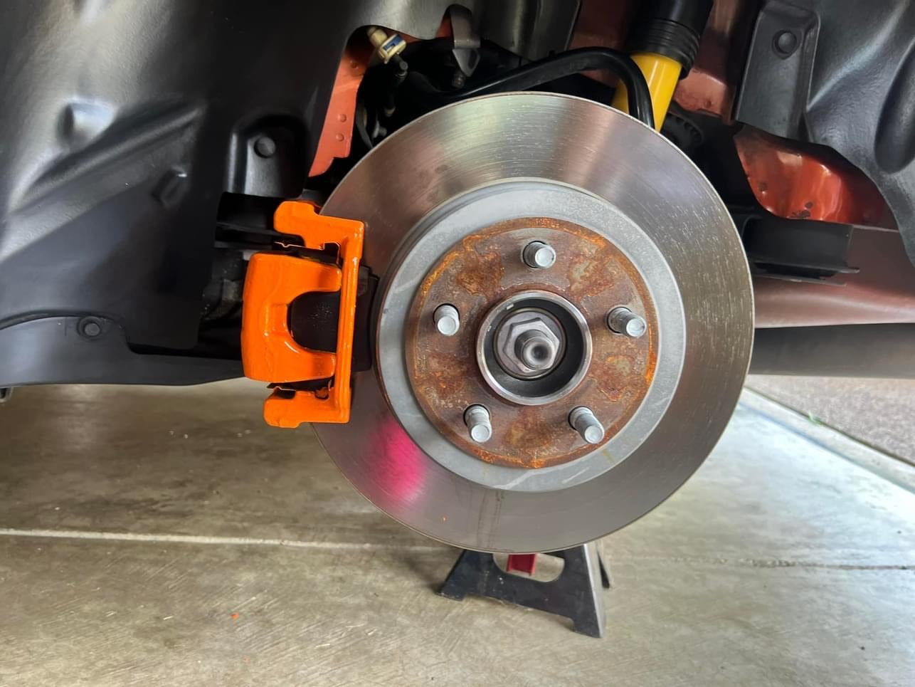 L4-KL4 Chrysler Jeep Header Orange Color Match Brake Caliper Paint
